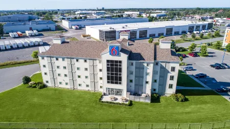 Motel 6 Kingston, on
