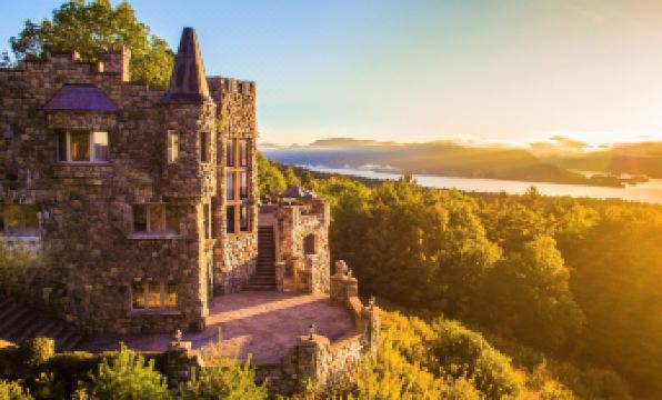 Highlands Castle Overlooking Lake George Plus 2 Other Castles & Suites