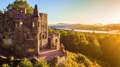 Highlands Castle Overlooking Lake George Plus 2 Other Castles & Suites - 4-Star