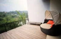 Family Only Private Pool Villa - de Reiz Mawar Syariah 3Br