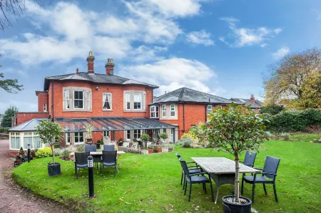 Alexandra Court Hotel