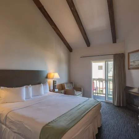 Cannery Row Inn