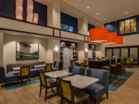 Hampton Inn & Suites Elyria Hotels in Elyria