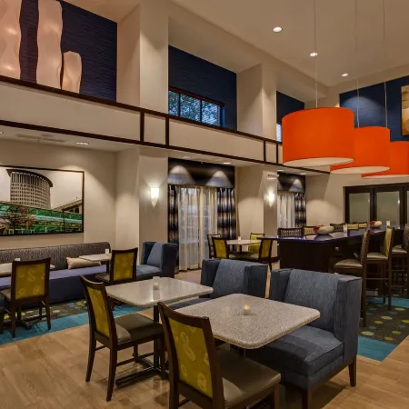 Hampton Inn & Suites Elyria