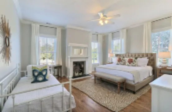 Gallery Stays - Parkside Manor