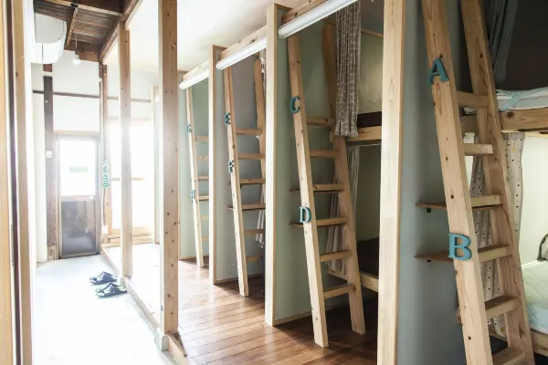 福岡膠囊旅館, 福岡蜂巢旅館