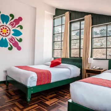 Cusco Plaza Nazarenas