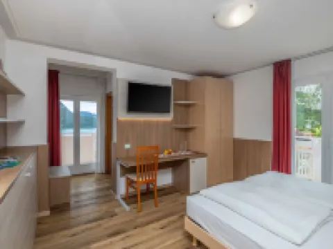 Hotel Londra Slow Living Molveno Hotels in Molveno