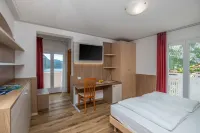 Hotel Londra Slow Living Molveno Hotels in Molveno