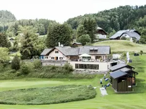 Popular 4-Star Select Hotels in Salzburg-Umgebung District