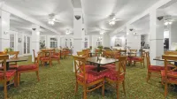 Crystal Bay Historic Hotel Các khách sạn ở Saint Petersburg