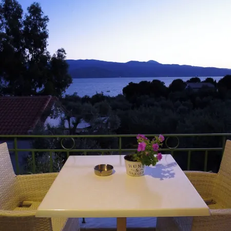 Ampoulos Rooms & Apartments