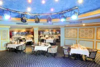 Ramee California Hotel - parkir