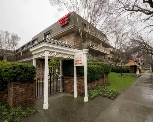 Royal Scot Hotel & Suites Hotels in Victoria