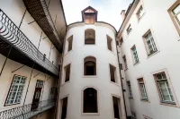 Barbo Palace Apartments and Rooms - Homestays