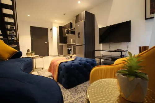 Embassy Gardens - One Bed - Beach