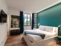 正在前方 鄰近埃爾巴別墅的酒店