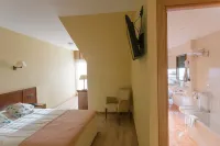 Hotel O Castro - balcony