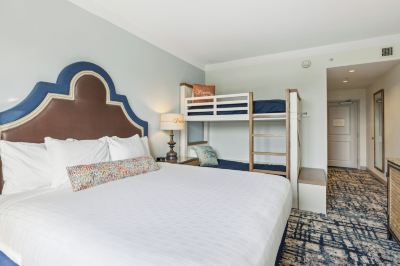 King with Bunk Dollywood's DreamMore Resort Photo