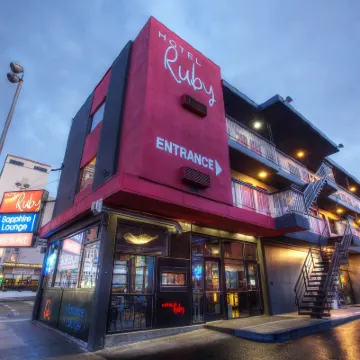 Hotel Ruby Hotels near Knitting Factory