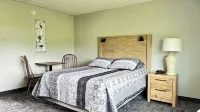 Colonial Valley Motel Hotels in Wilton