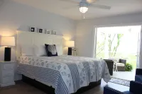 Darien Waterfront Inn Hotels in Darien