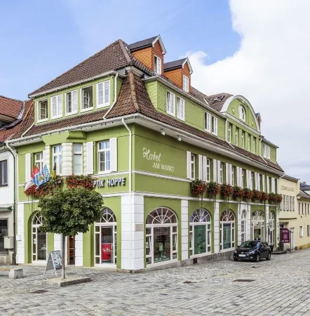 Hotel Garni am Markt - Businesshotel - Frühstücksbuffet - Fahrradabstellplatz - Hunde Willkommen Отели в г. Митвиц
