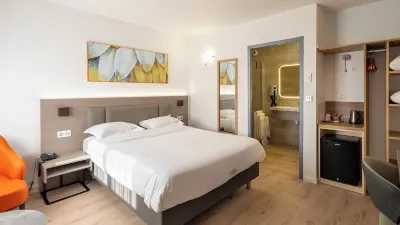 Contact Hôtel Tambourin Hôtels à proximité de : La Marne