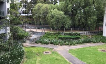 ReadySet Apartments on Altona