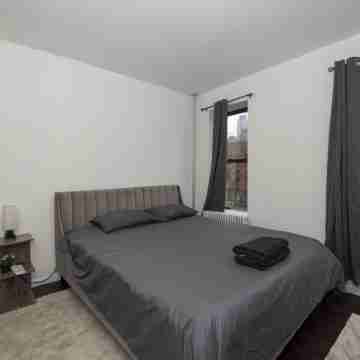 Ultimate Times Square Experience: 6-Bedroom Gem Rooms