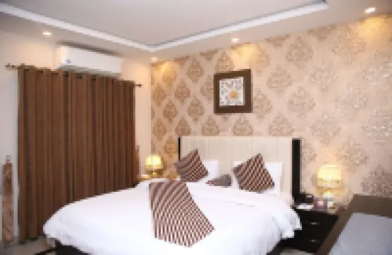 Safari Club 3 Bahria Town