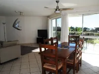 Surfside on the Beach Hotels in Buddina
