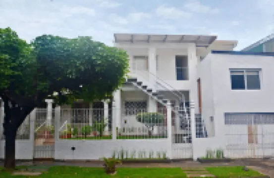 聖馬莎青年旅舍 酒店