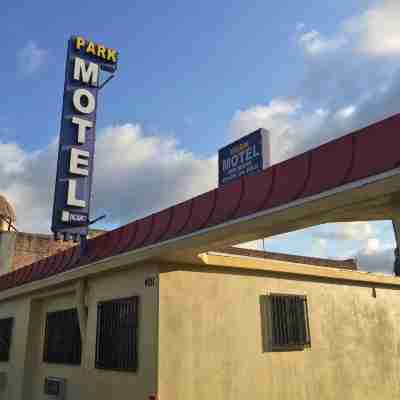 Park Motel Hotel Exterior