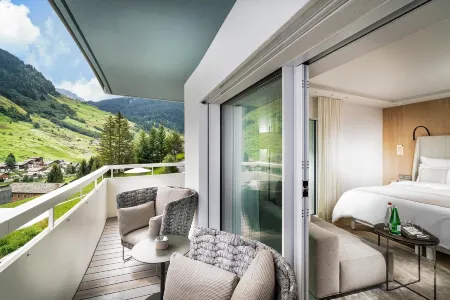 7132 Hotel Vals