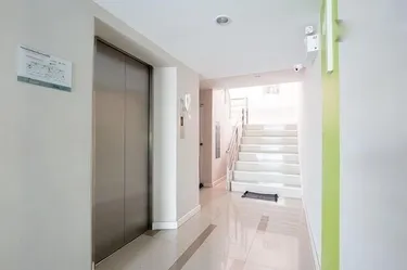 รูปภาพของกฤต เพลส