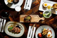 Heritage Park Pontypridd, Trademark Collection by Wyndham - Desayuno