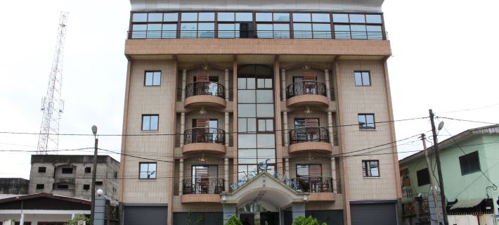 Particular Destiny Suites Отели в г. Дуала