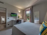 Hotel & Restaurant Casolare le Terre Rosse Hotels in San Gimignano