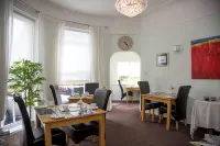 Carlton Court Hotels in Dainton