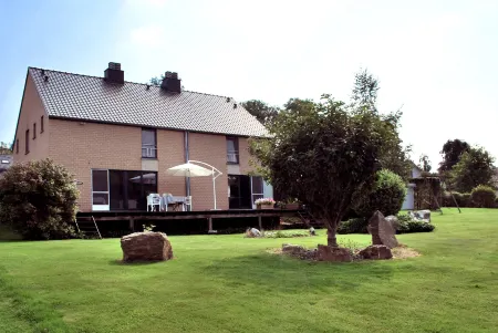 B&B le Clos du Lac Отели в г. Вервье