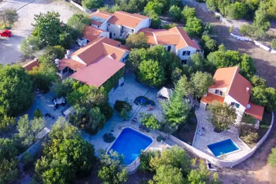 Nono Ban Hotel & Villa Hotels in Pucisca