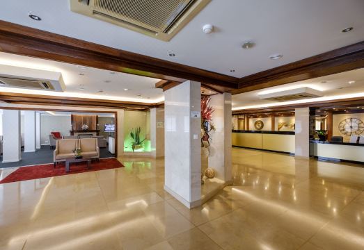 호텔 레지나 파티마의 외관 야경