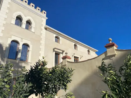 Hotel Finca la Mixtura, Restaurant Mélange Отели рядом с достопримечательностью «Torreta Mariola»