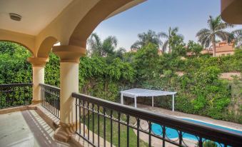 Host Prime - Paradise Villa with Pool at Rehab City
