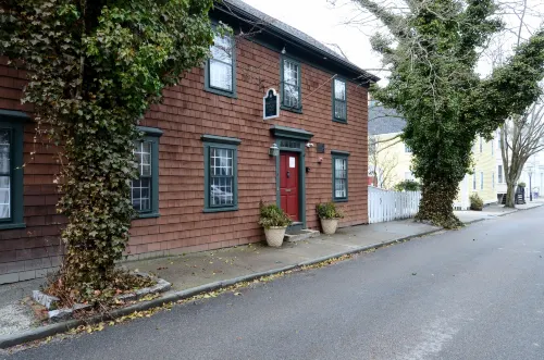 Melville House Newport Hotels in Newport