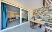 Spiros-Soula Thematic Suites