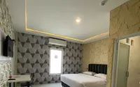 Miko Rooms & Capsules Hotel Hotel dekat SPO ORIFLAME WENI