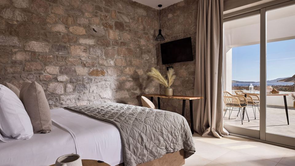 Kedros Milos Suites