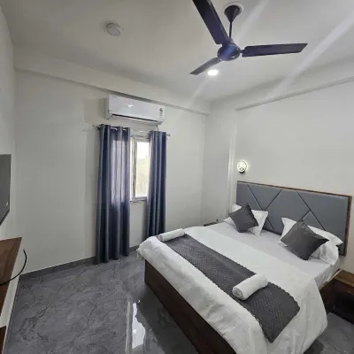 The Shivaay Palace Các khách sạn gần Kabir Chaura Math